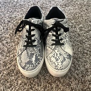 Qupid platform snakeskin sneakers
